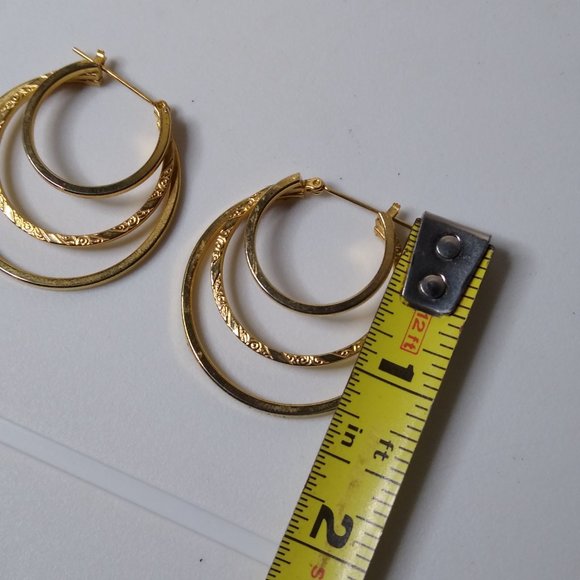 Circular Metal Layered Hoop Earrings - Picture 15 of 15